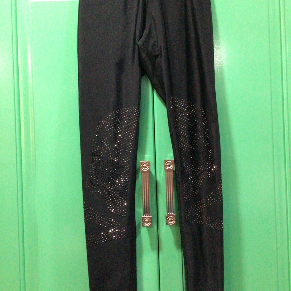 ELECTRIC YOGA SILVER & BLACK RHINESTONE SKULLS high rise legging; size SMALL